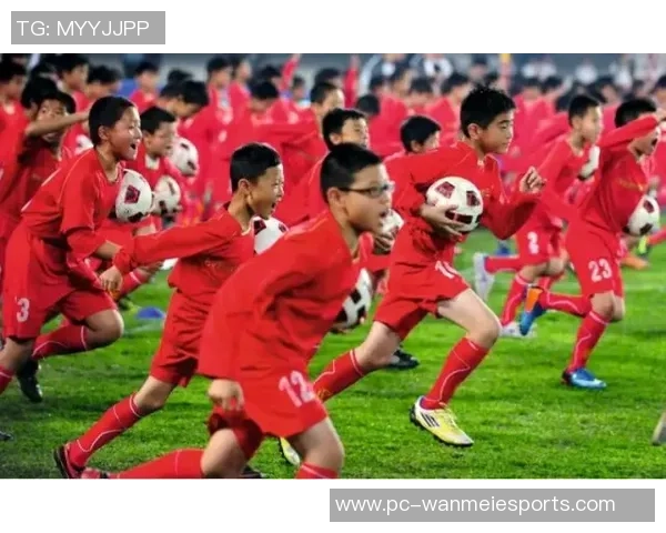 足球底垫的选择与使用技巧助你提升训练效果与比赛表现 足球底垫的选择与使用技巧助你提升训练效果与比赛表现